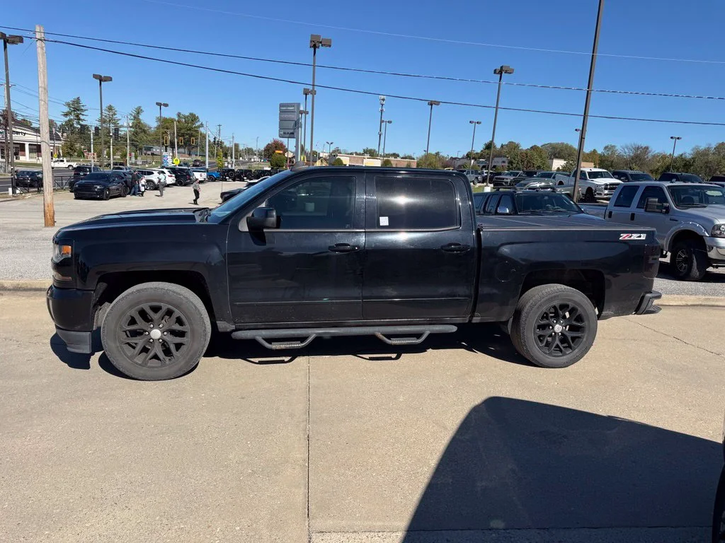 Used 2016 Black Chevrolet LT image 10