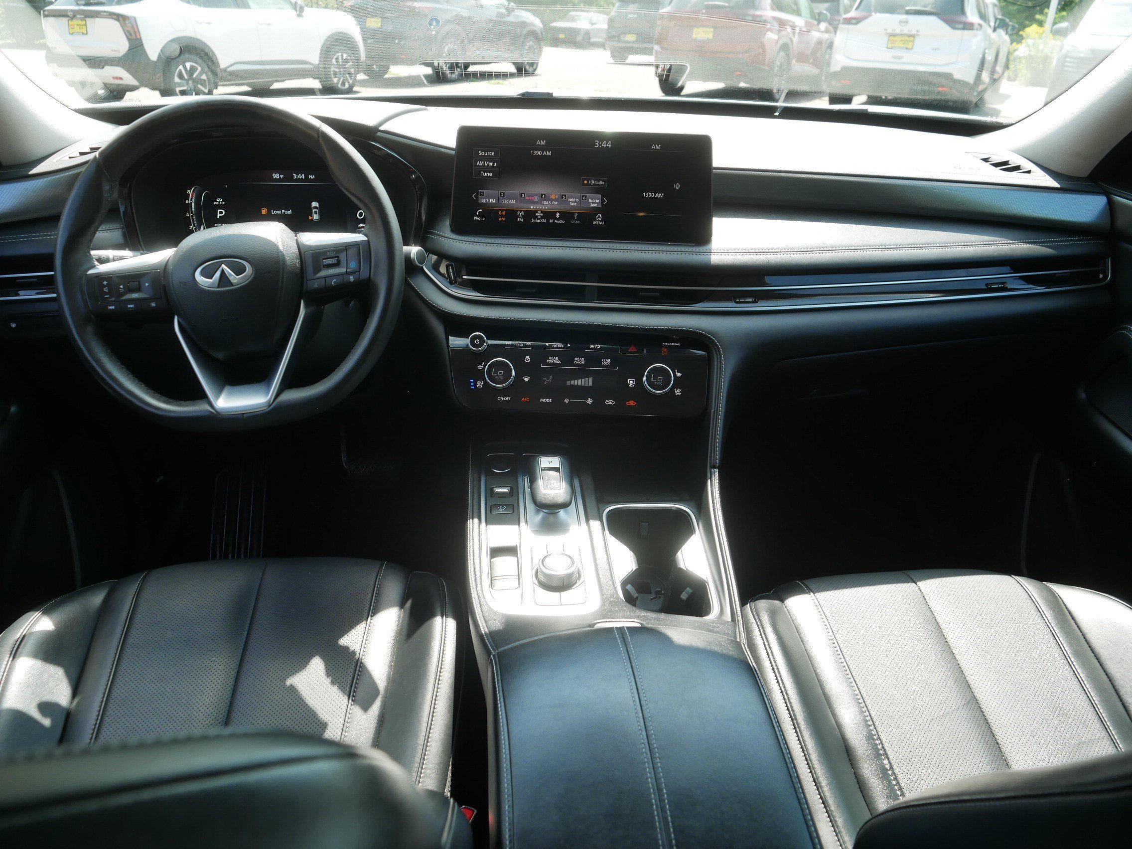Used 2023 Majestic White INFINITI LUXE image 10