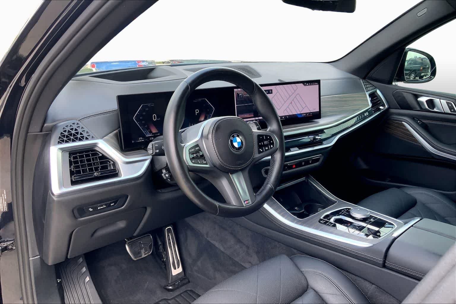 Used 2025 Carbon Black Metallic BMW sDrive40i image 17
