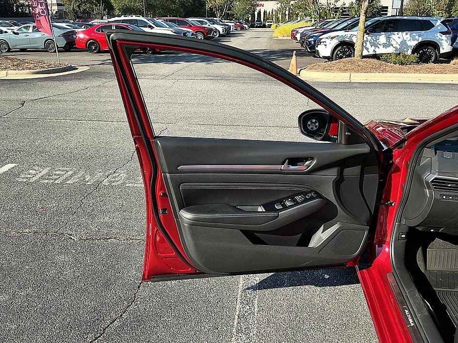 Used 2023 Scarlet Ember Tintcoat Nissan 2.5 SL image 11