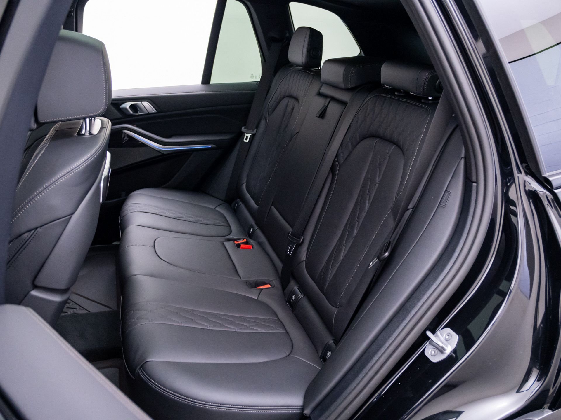 New 2026 Black Sapphire Metallic BMW xDrive50e image 18