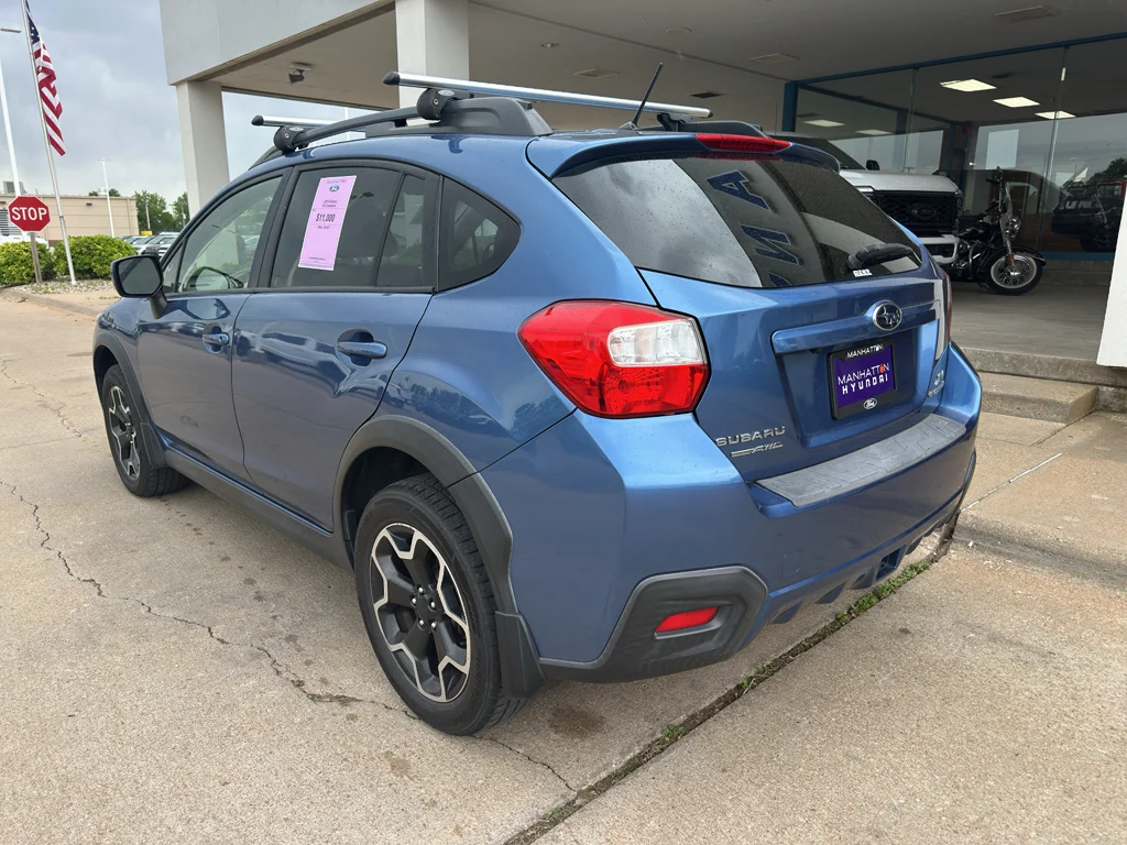 Used 2014 Quartz Blue Pearl Subaru Limited image 6