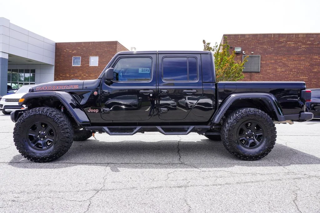 Used 2022 Black Jeep Mojave image 30