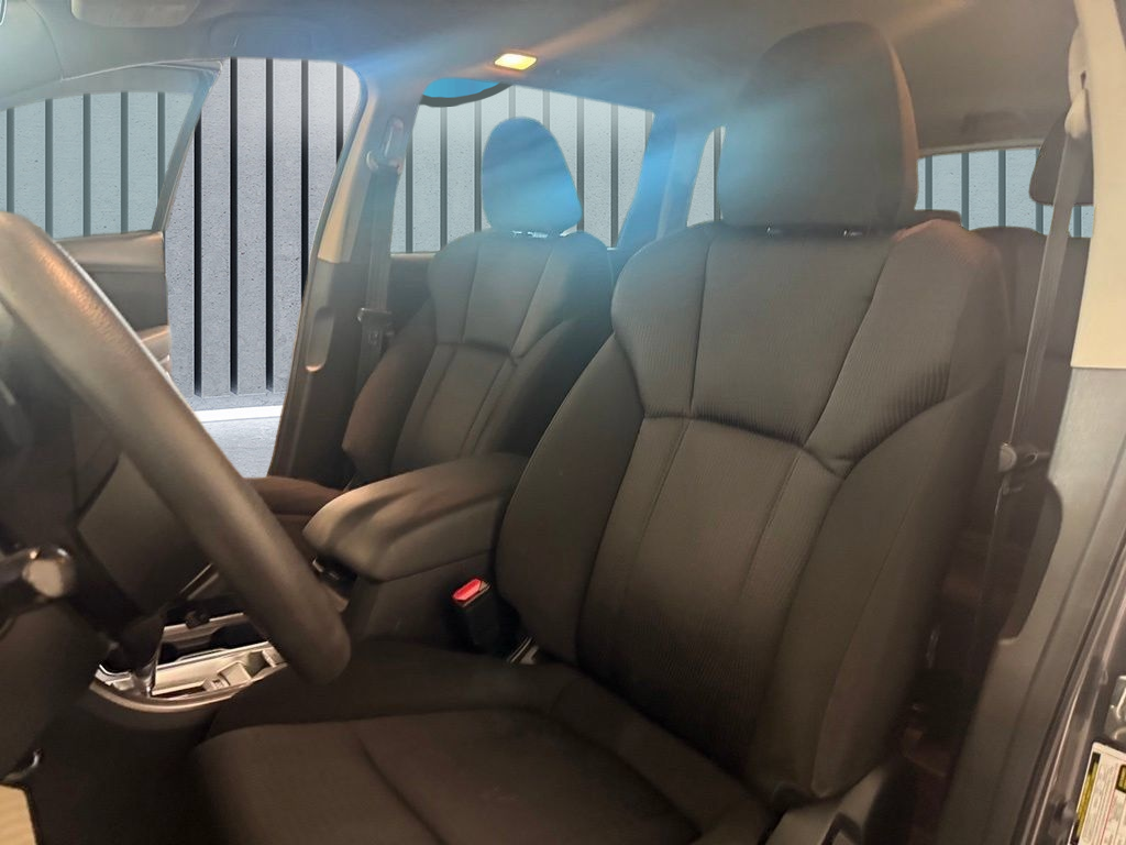 Used 2019 Gray Subaru Base image 23