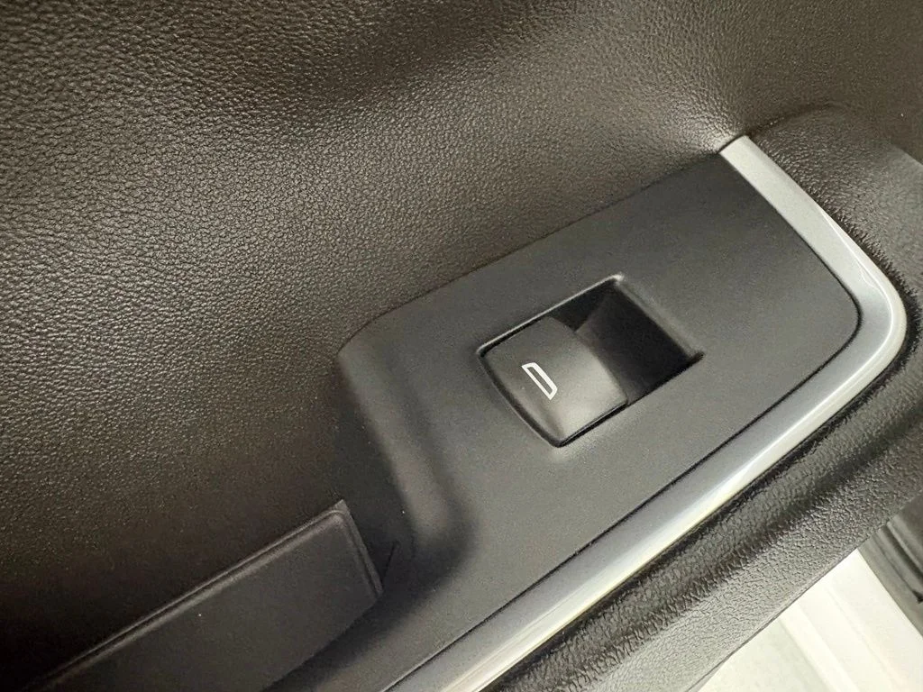 Used 2023 White GMC Elevation image 40