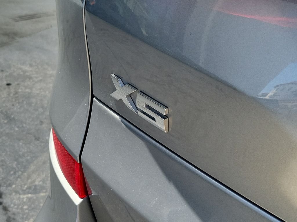 Used 2025 Gray BMW M60i image 9