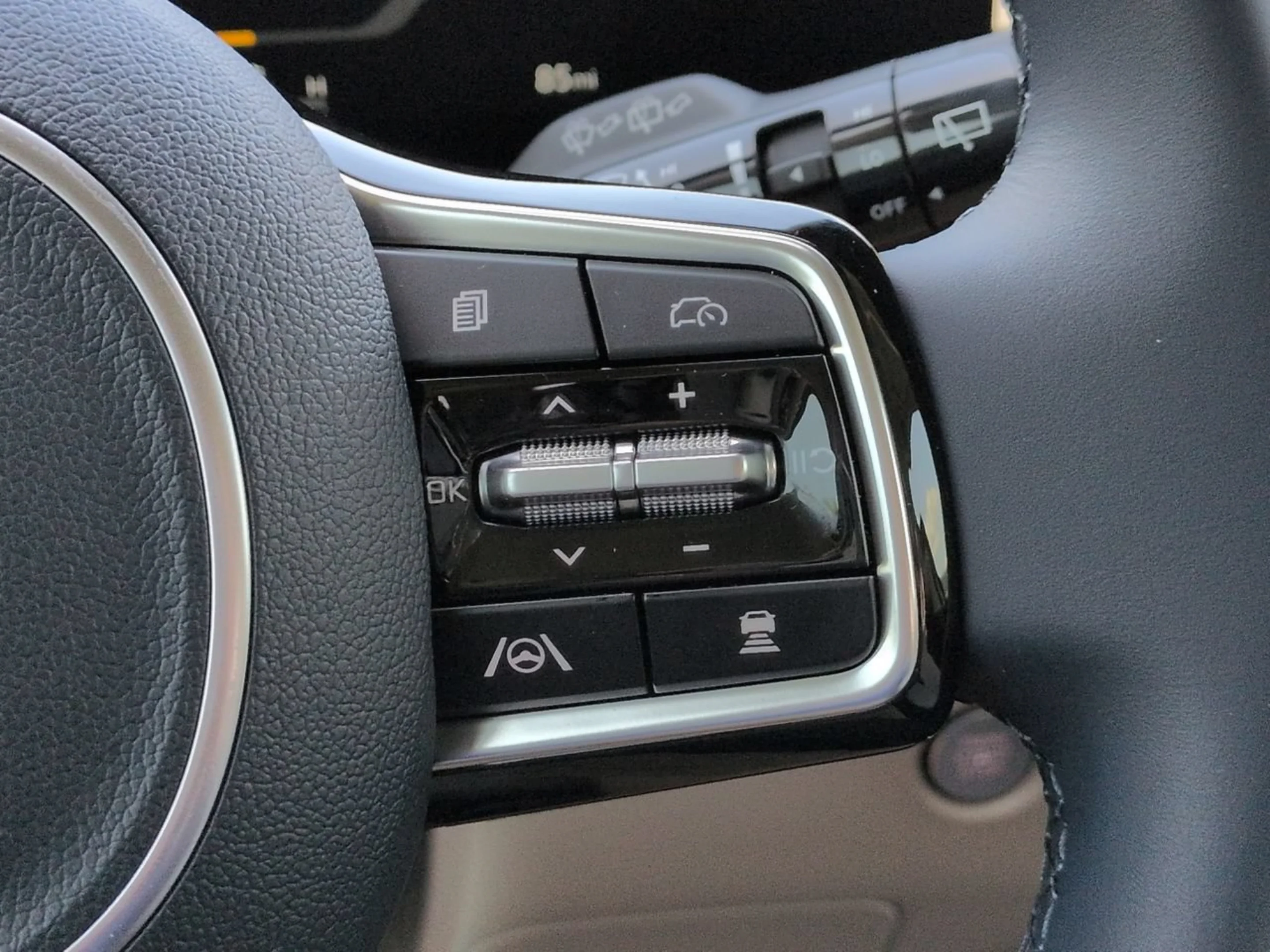 New 2026 Ivory Silver Kia SX image 28