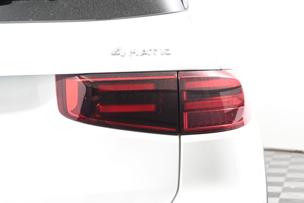 Used 2026 Polar White Mercedes-Benz GLB 250 image 13