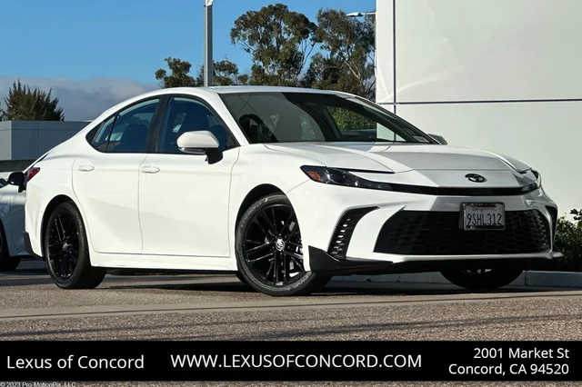 2025 Toyota Camry SE