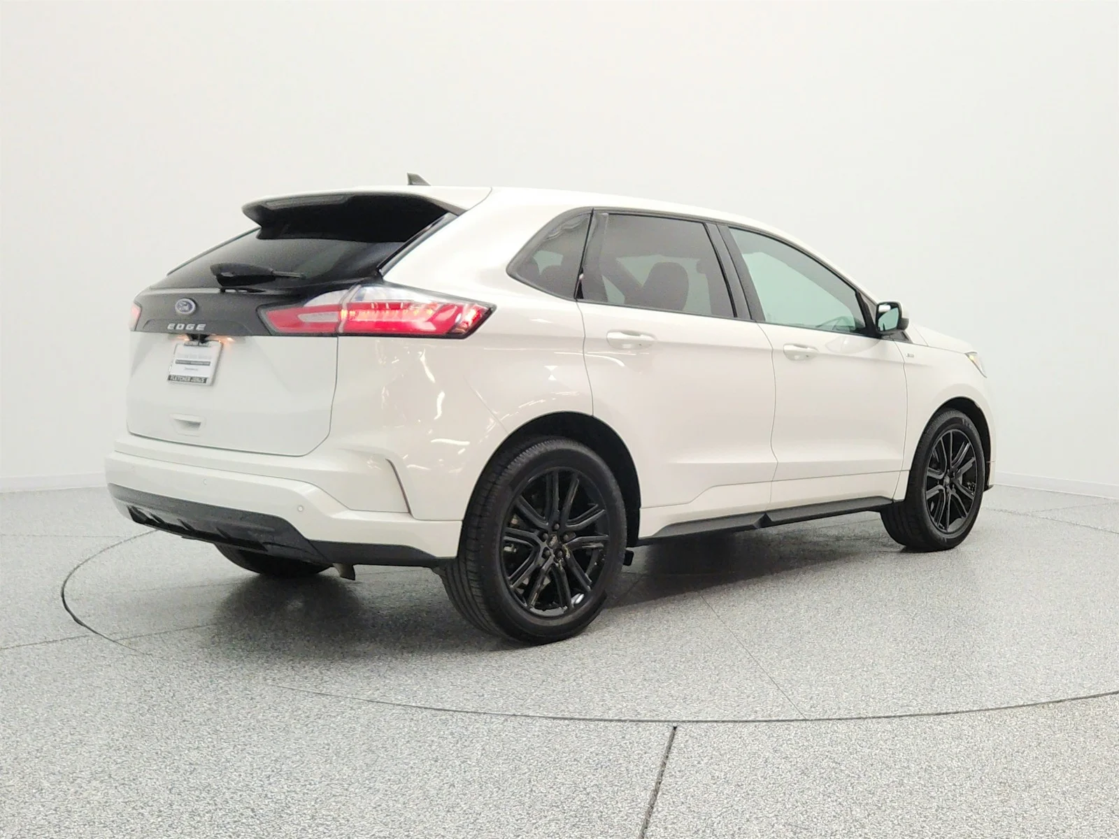 Used 2022 Star White Metallic Tri-Coat Ford ST-Line AWD image 5