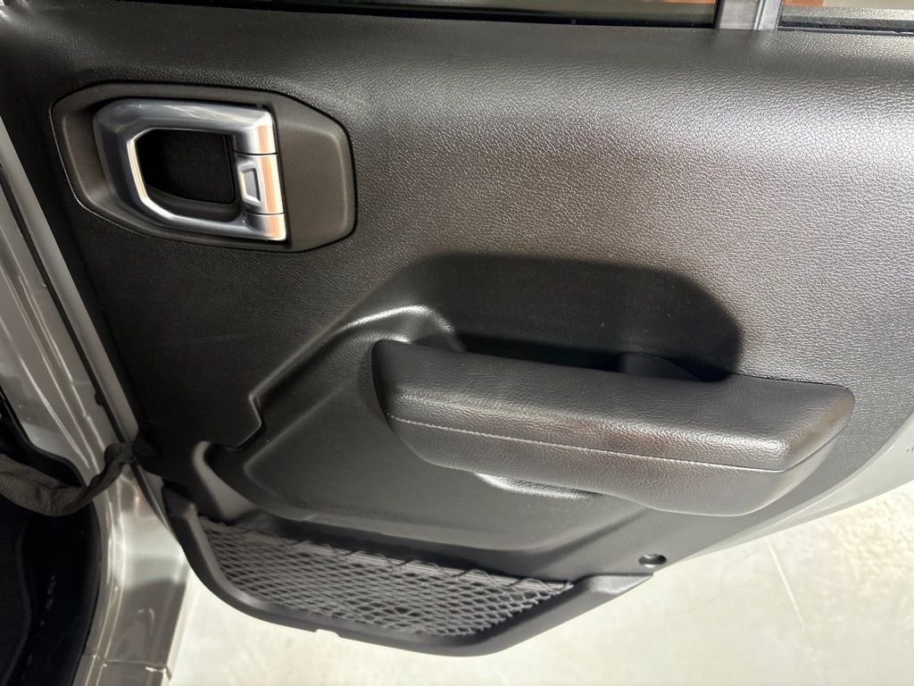 Used 2022 Gray Jeep Unlimited Sport Altitude image 18