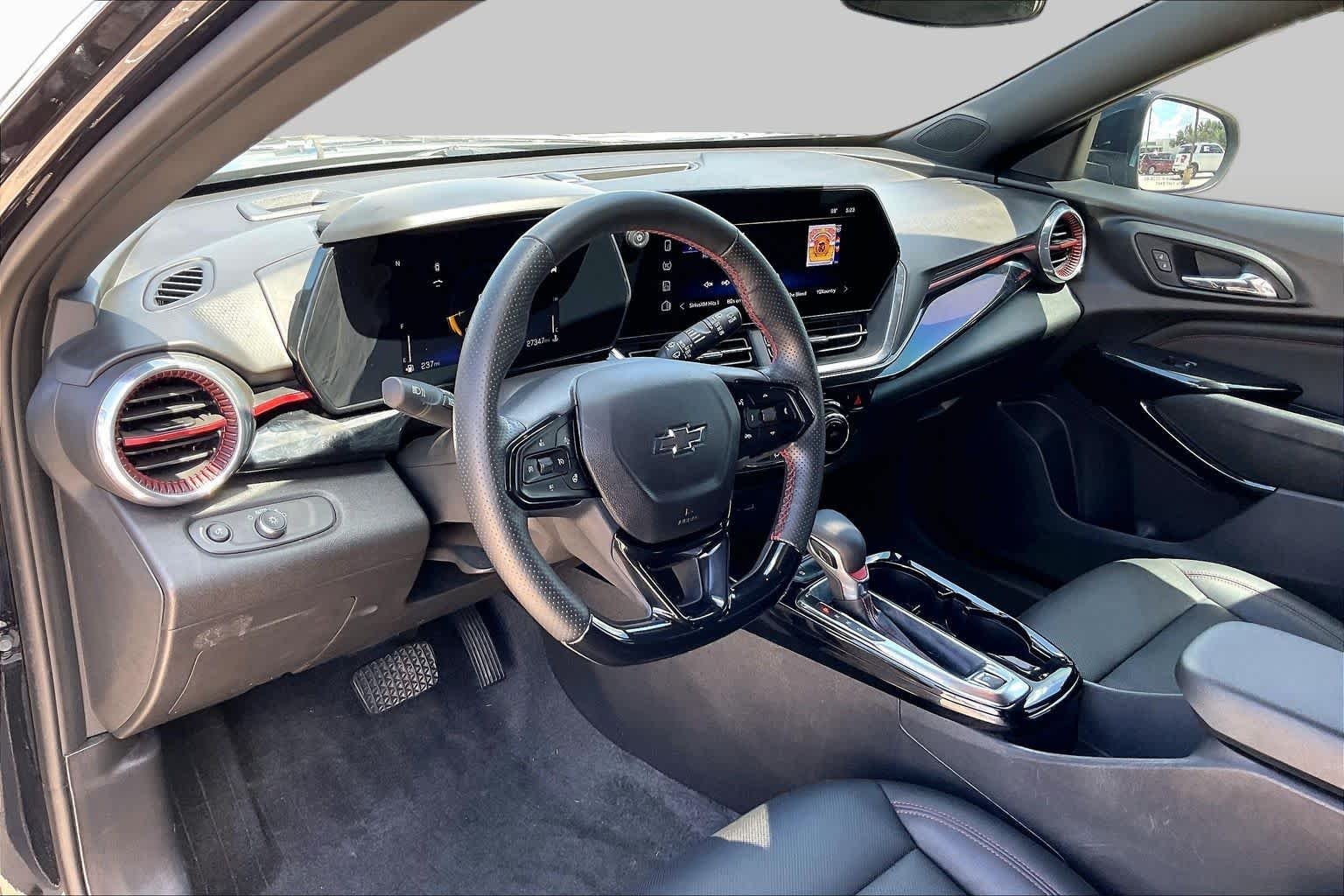 Used 2025 Mosaic Black Metallic Chevrolet 2RS image 18