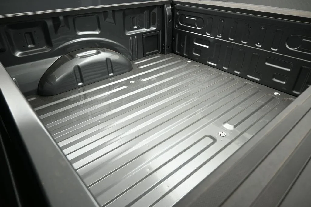 New 2026 Carbonized Gray Metallic Ford XLT image 22