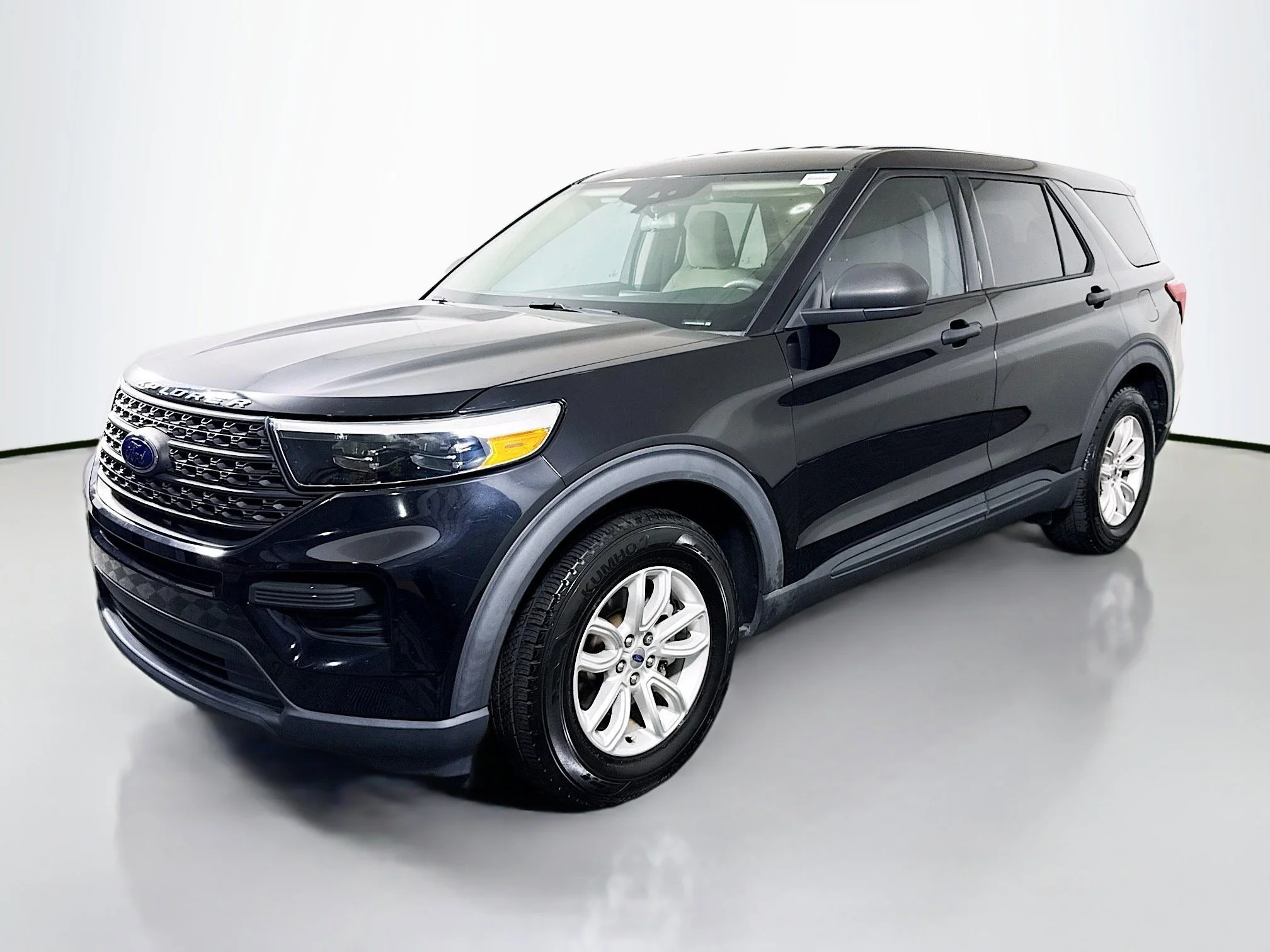 Used 2020 Agate Black Metallic Ford Base image 3