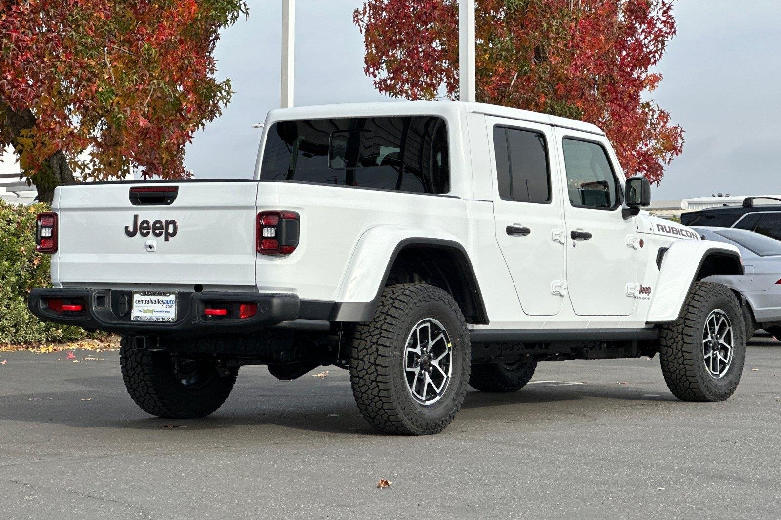 New 2026 Bright White Clearcoat Jeep Rubicon X image 4
