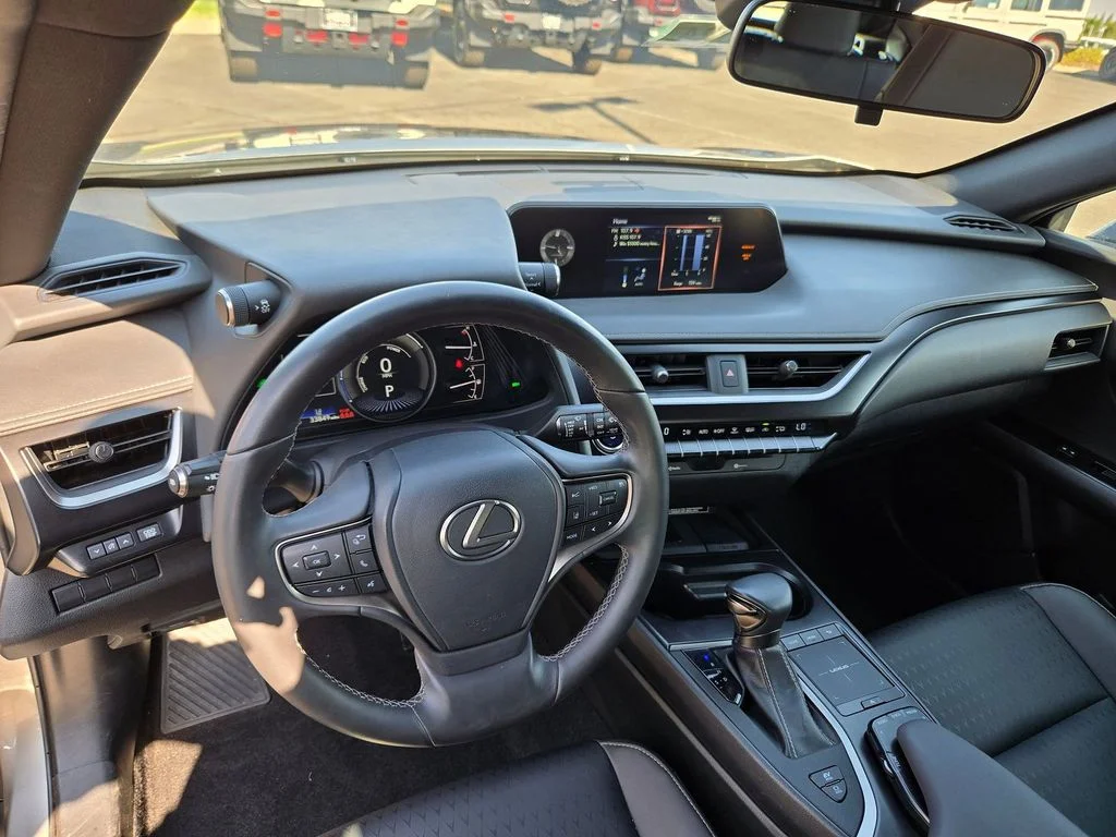 Used 2022 Silver Lexus 250h Base image 9