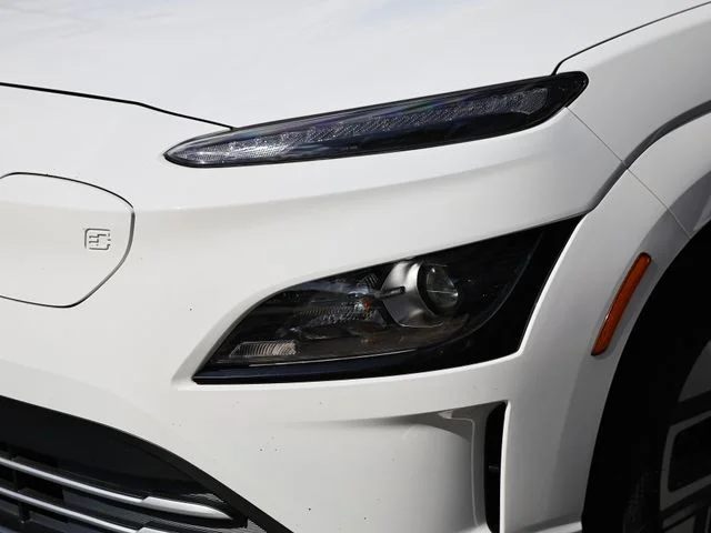 Used 2023 Lunar White Hyundai SEL image 13