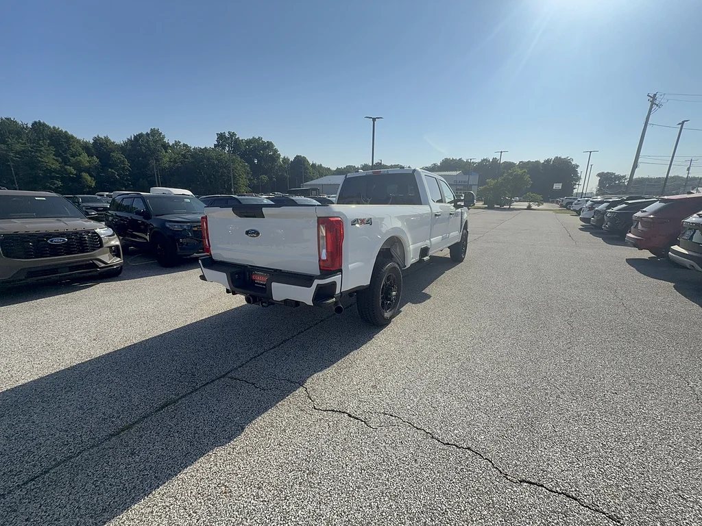 New 2026 Oxford White Ford XL image 6