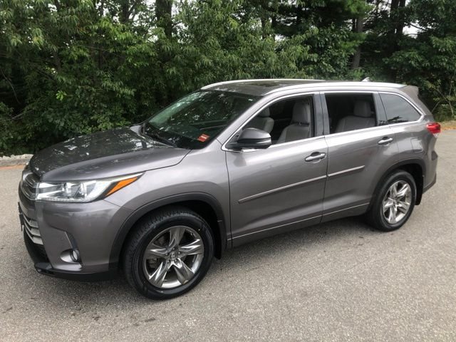 Used 2017 Predawn Gray Mica Toyota Limited Platinum image 39