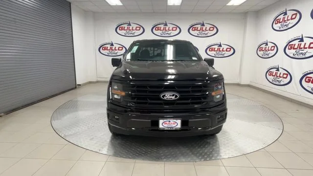 New 2026 Agate Black Metallic Ford XLT image 4