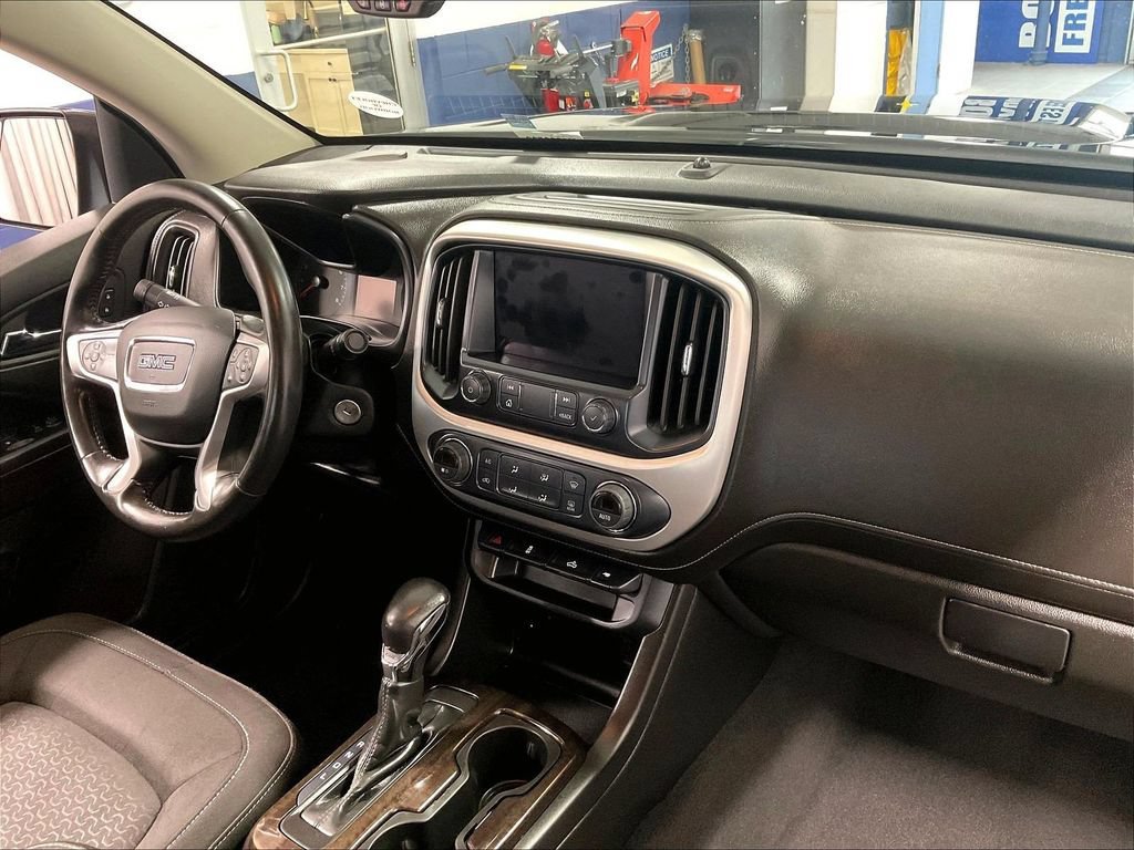 Used 2022 Onyx Black GMC Elevation image 14