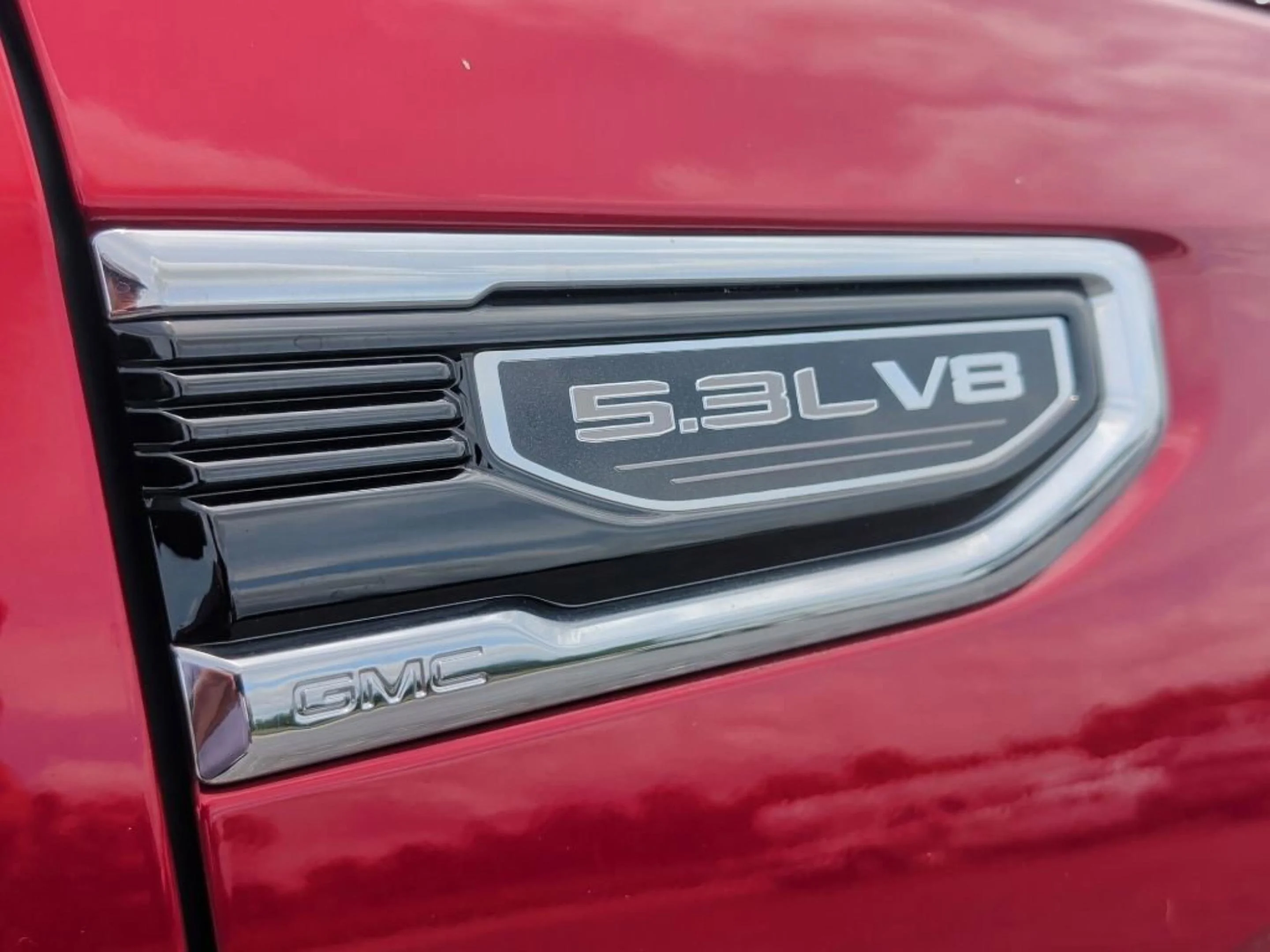 Used 2025 Volcanic Red Tintcoat GMC SLT image 52