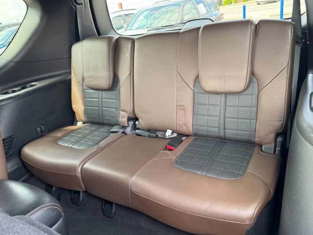 Used 2019 Black Nissan Platinum image 12
