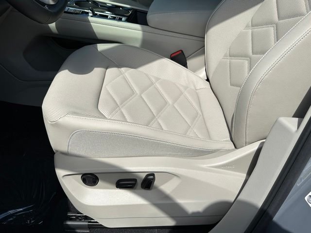 New 2026 Pure Gray Volkswagen 2.0T SE w/Technology image 25