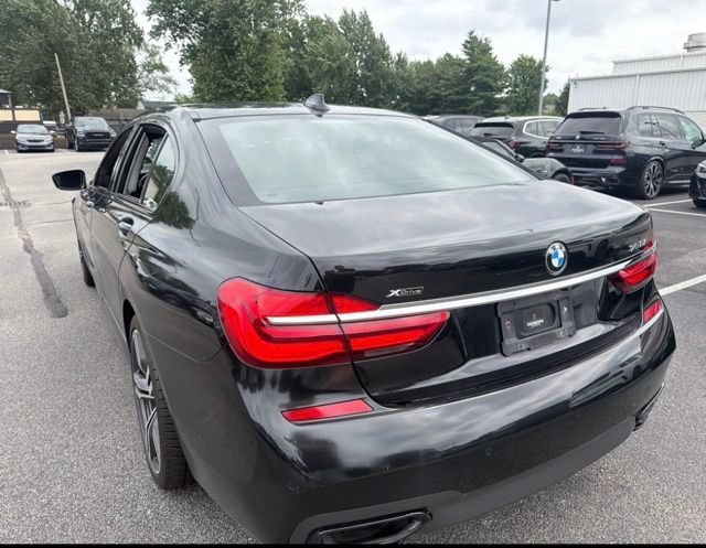 Used 2019 Black BMW 750i xDrive image 5