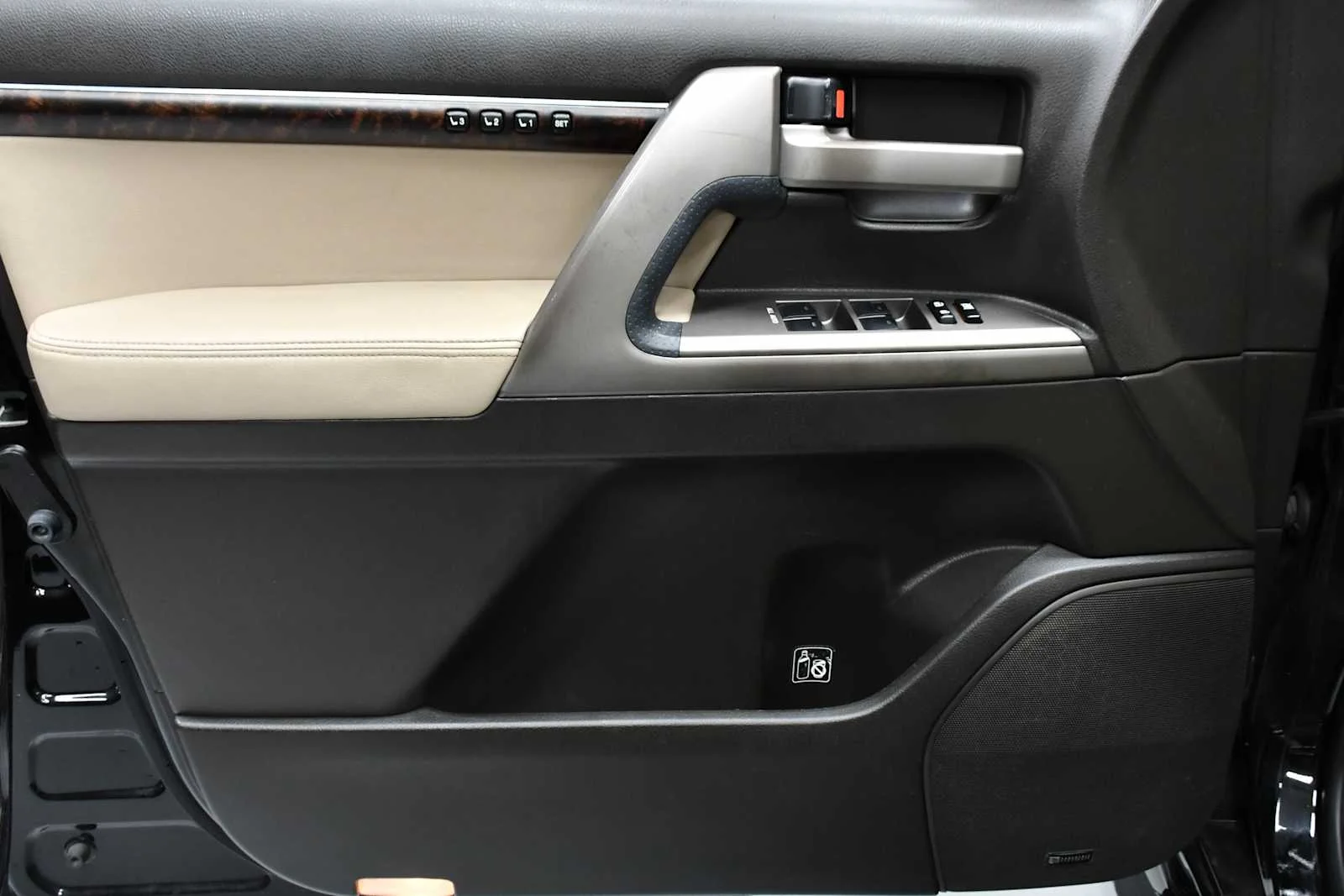 Used 2011 Black Toyota  image 13