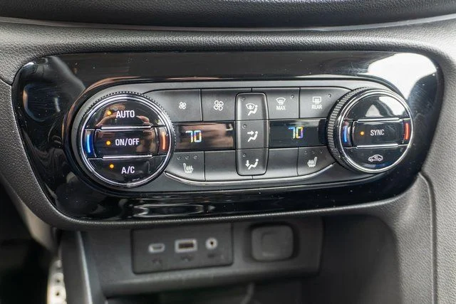 Used 2023 Gray Buick Select image 27