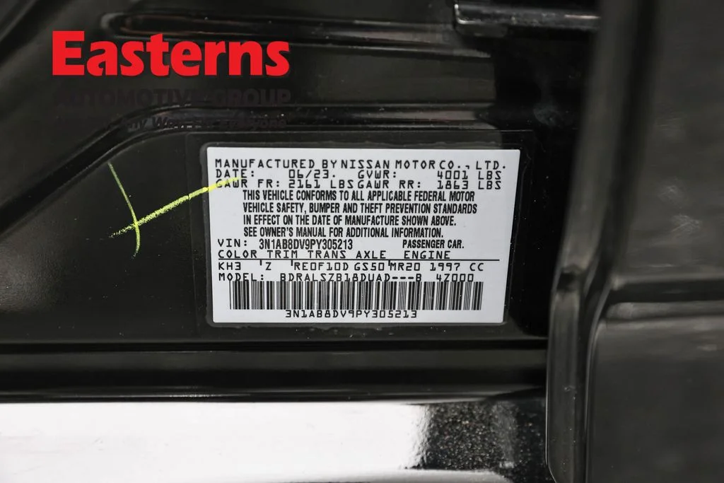 Used 2023 Black Nissan SR image 37