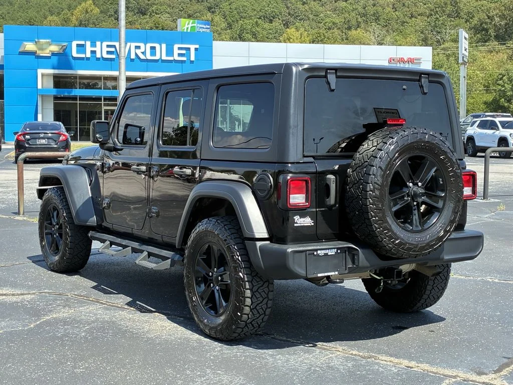 Used 2022 Black Jeep Unlimited Sport Altitude image 9