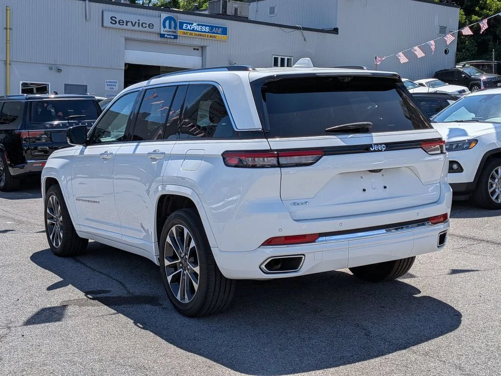 Used 2022 White Jeep Overland image 10