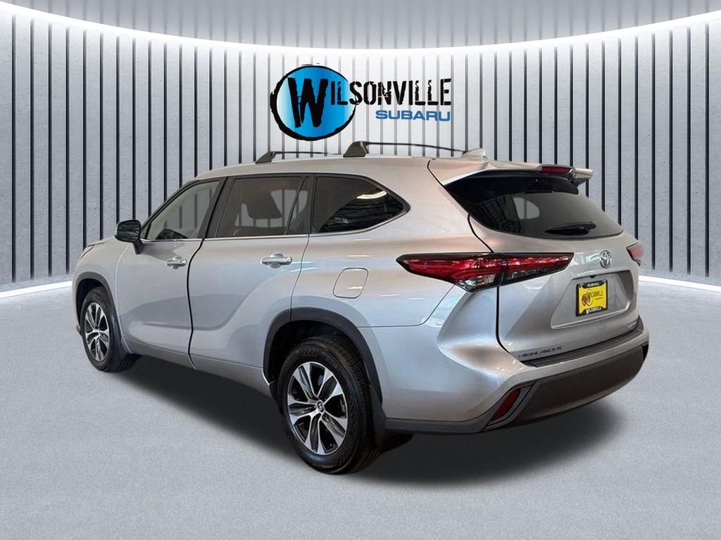 Used 2023 Silver Toyota XLE image 8