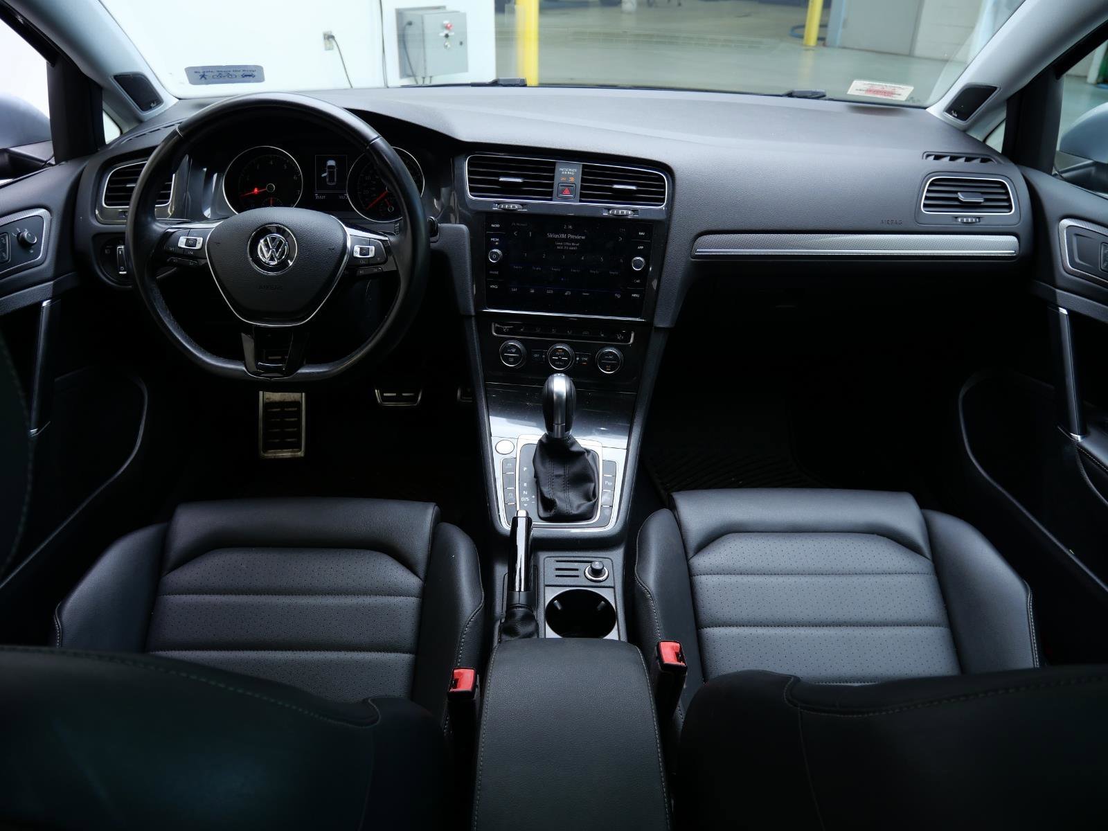 Used 2018  Volkswagen S image 23