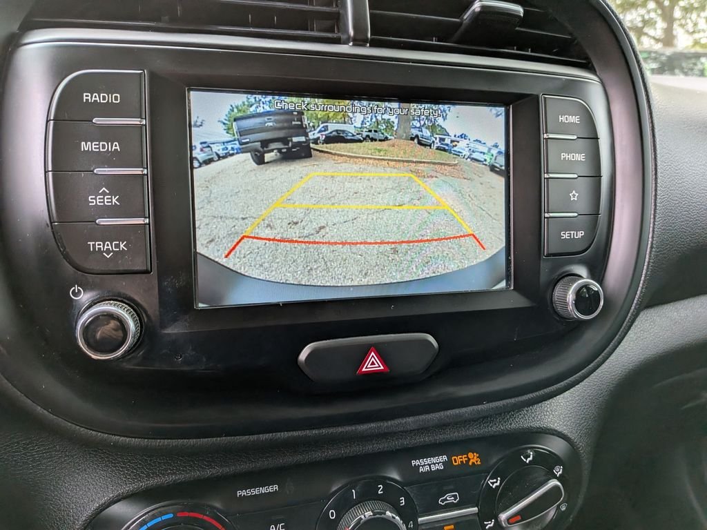 Used 2020 White Kia S image 18