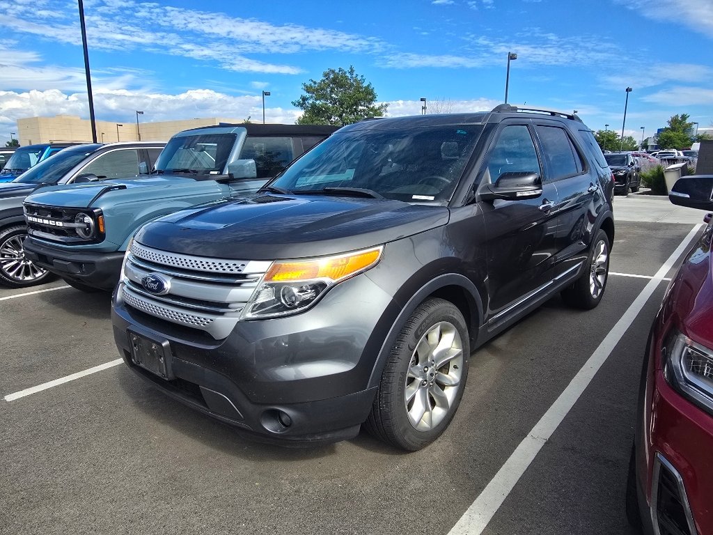 Used 2015 Magnetic Metallic Ford XLT image 1