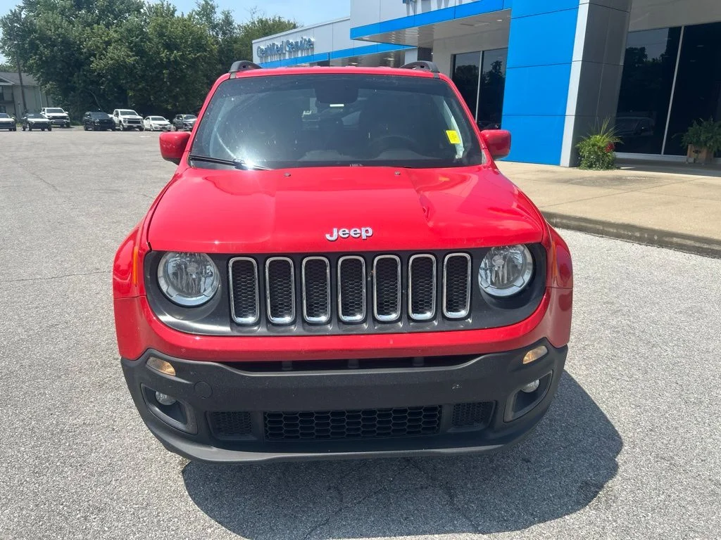 Used 2018 Colorado Red Jeep Latitude image 2