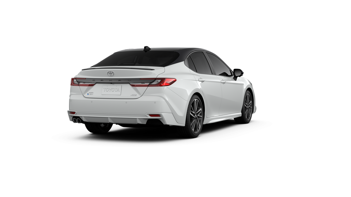 New 2026 Wind Chill Pearl with Midnight Black Metallic roof Toyota XSE image 10