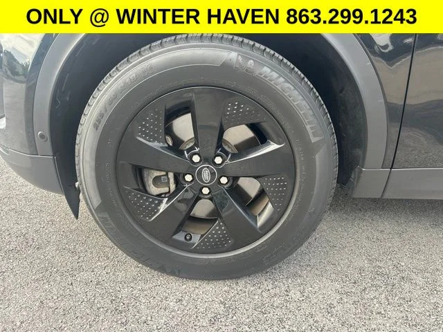 Used 2021 Black Land Rover S image 9