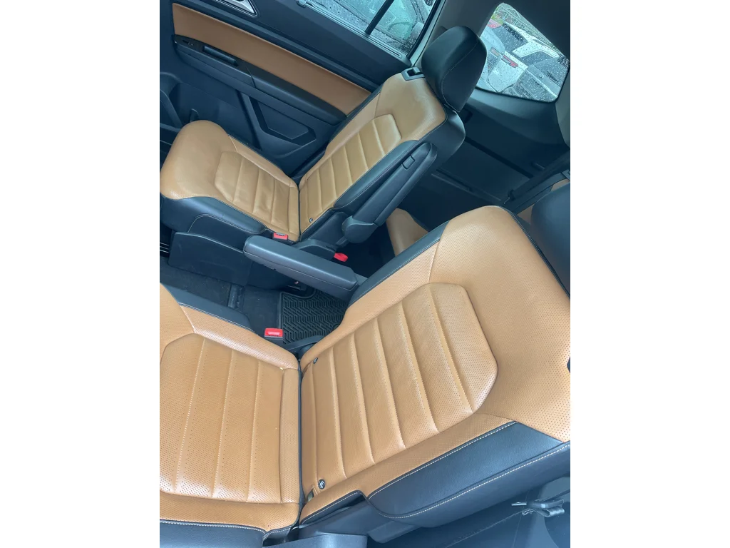 Used 2019 Pure White Volkswagen 3.6L V6 SEL Premium image 12