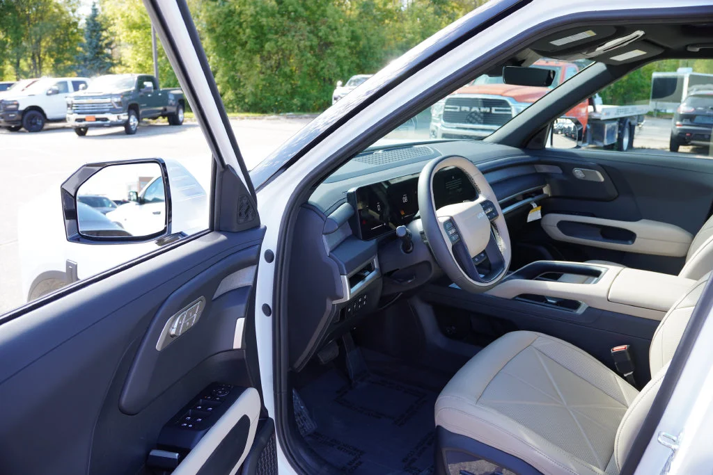 Certified Used 2027 Glacial White Kia EX image 15