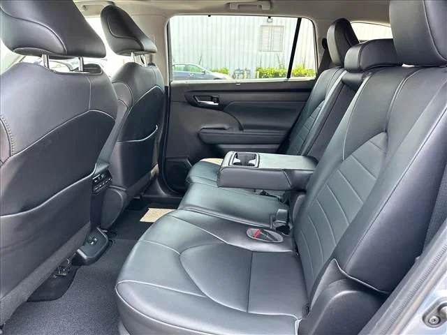 2021 Toyota Highlander XLE - Photo 20