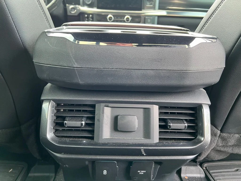 Used 2023 Black Ford Lariat image 10