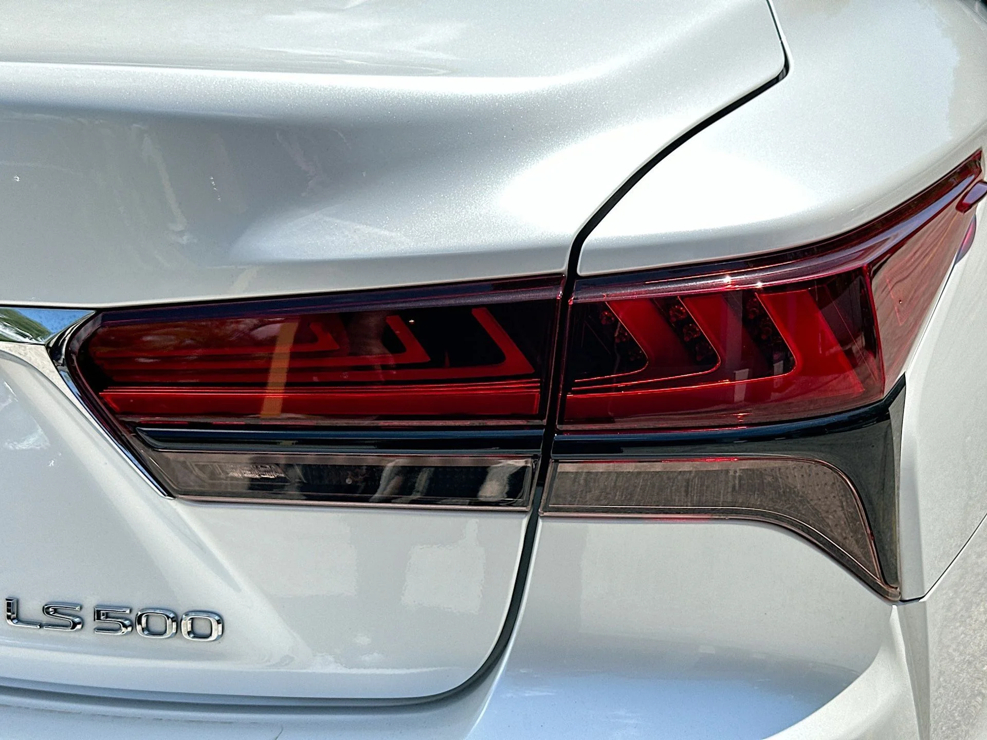 Used 2023 White Lexus 500 Base image 30
