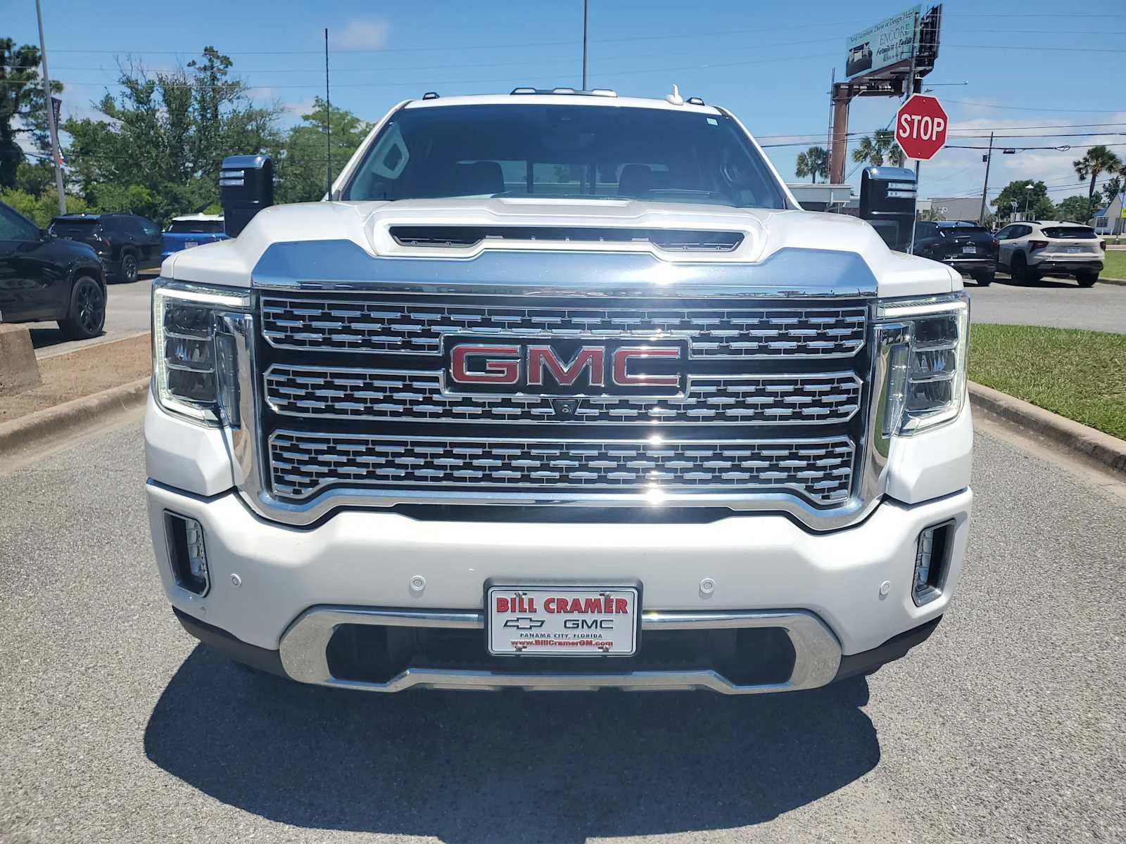 Used 2021 WHITE FROST TRICOAT GMC Denali image 9