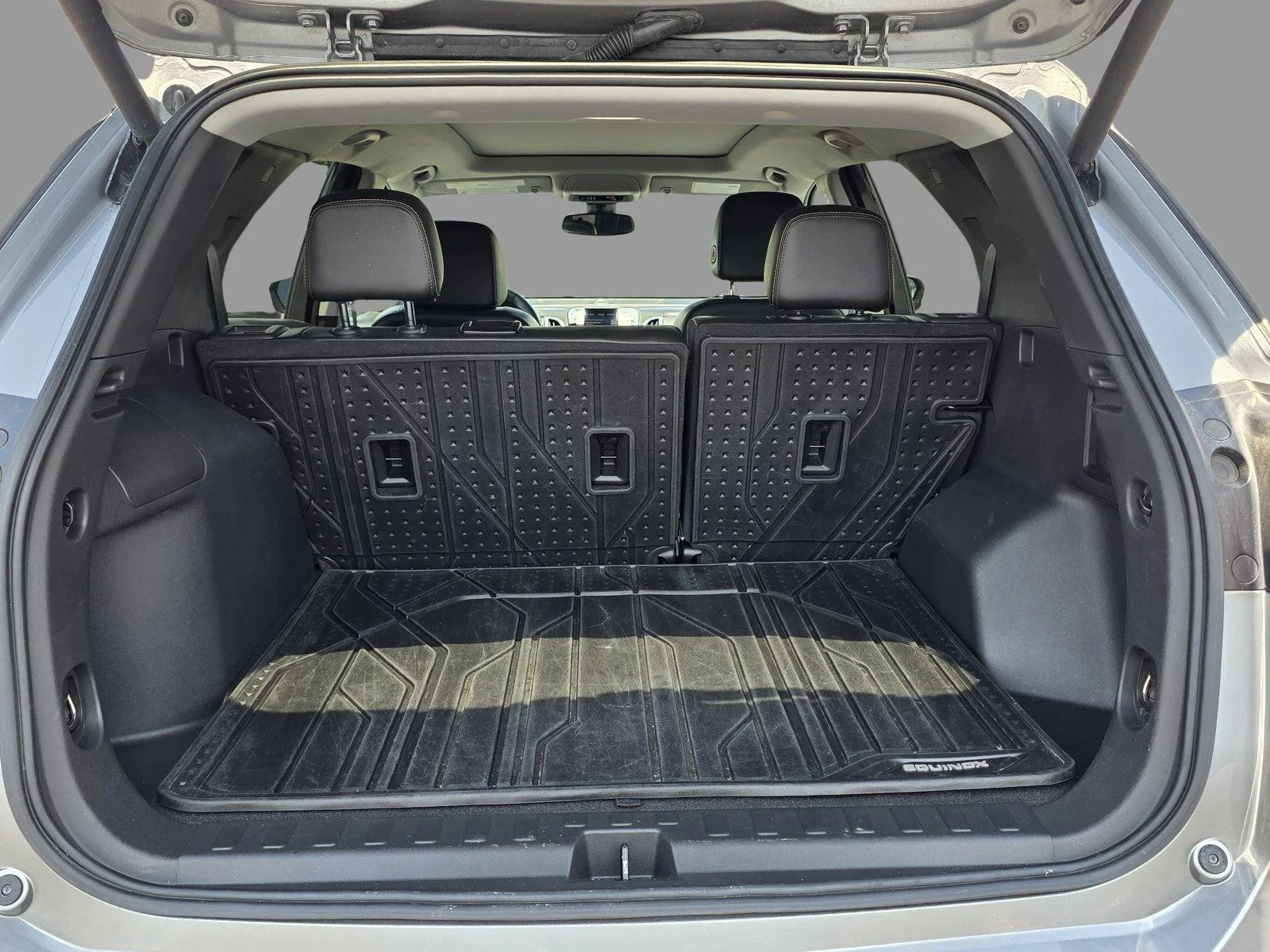 Used 2023 Sterling Gray Metallic Chevrolet Premier image 28