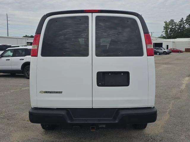 Used 2017 White Chevrolet Work Van image 5