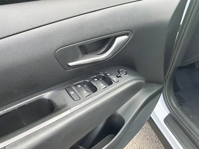 Used 2022 Quartz White Hyundai SEL image 18